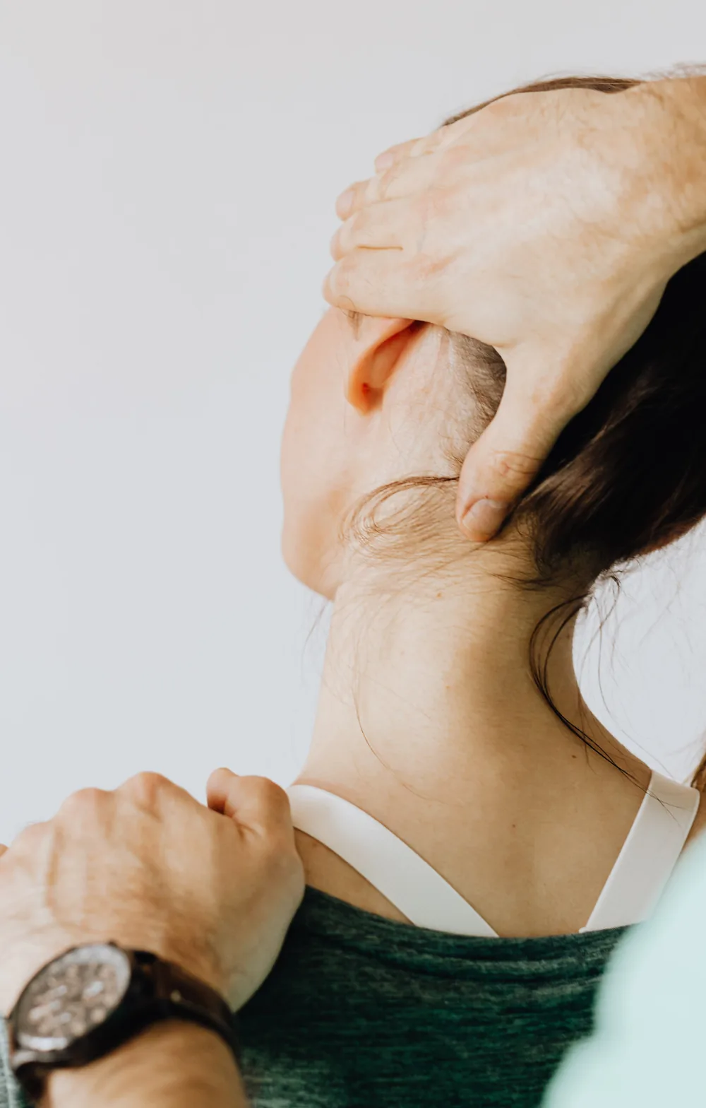 Manuelle Therapie an Hals und Schulter bei Unique Connect